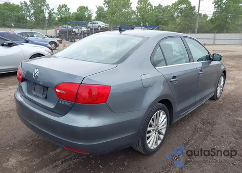 2013 Volkswagen Jetta 2.5L Sel z USA, uszkodzony, nr VIN 3VWLP7AJ8DM400011